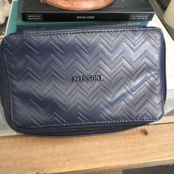 Missoni Delta One Travel First Class Case Toiletry Bag. Like new. - Picture 4 of 6